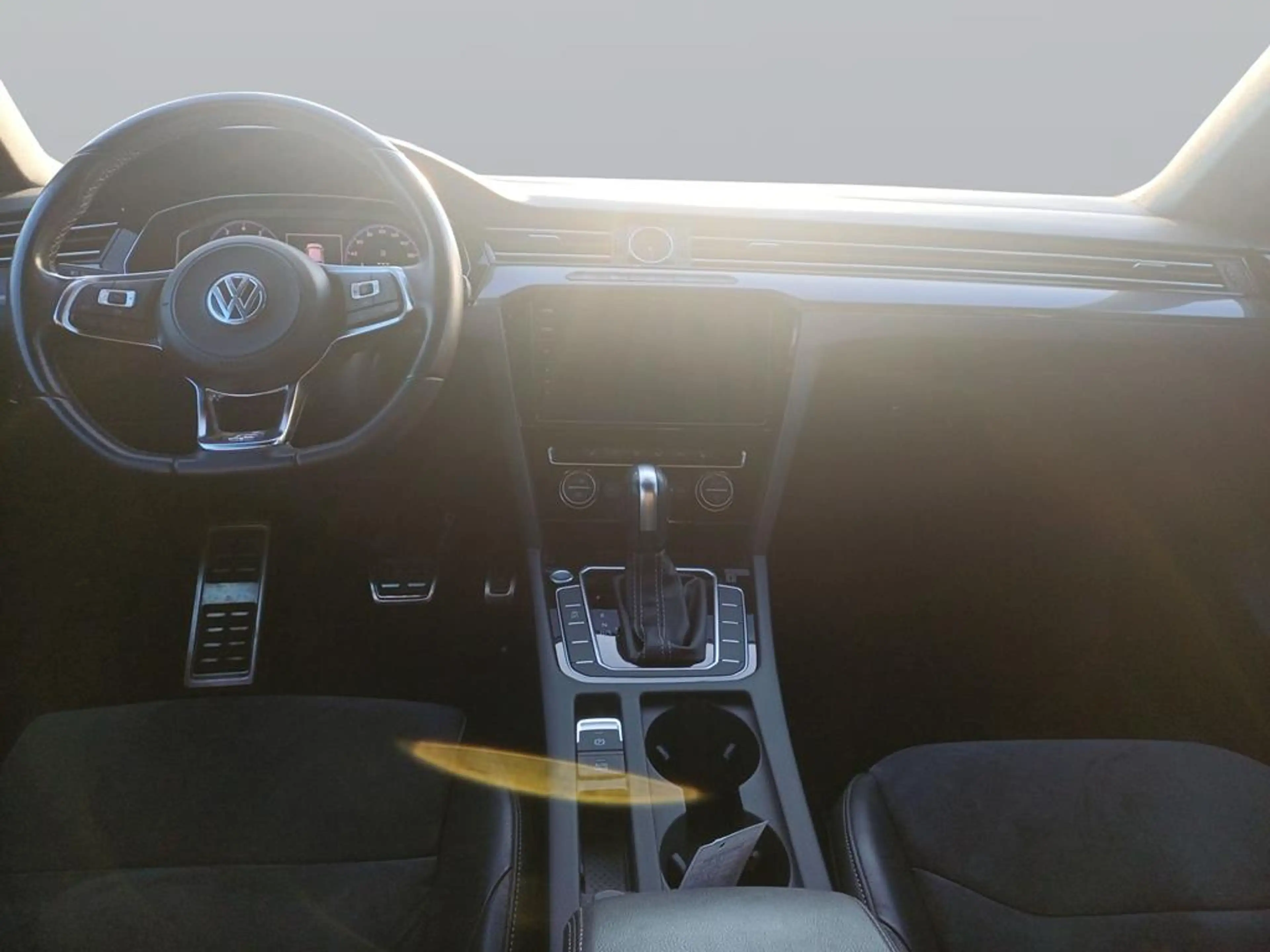 Volkswagen Arteon R-Line — photo 12