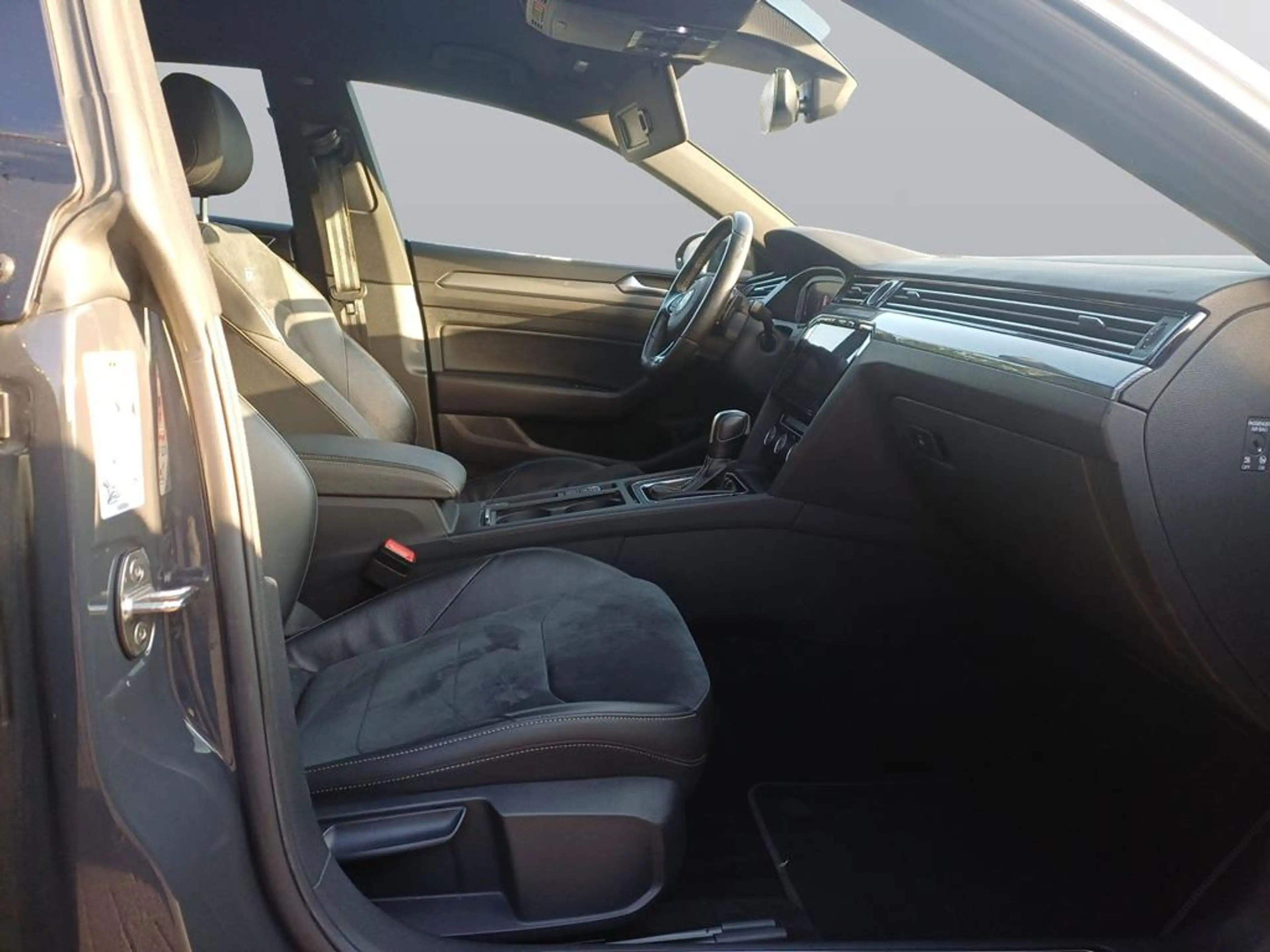Volkswagen Arteon R-Line — photo 13