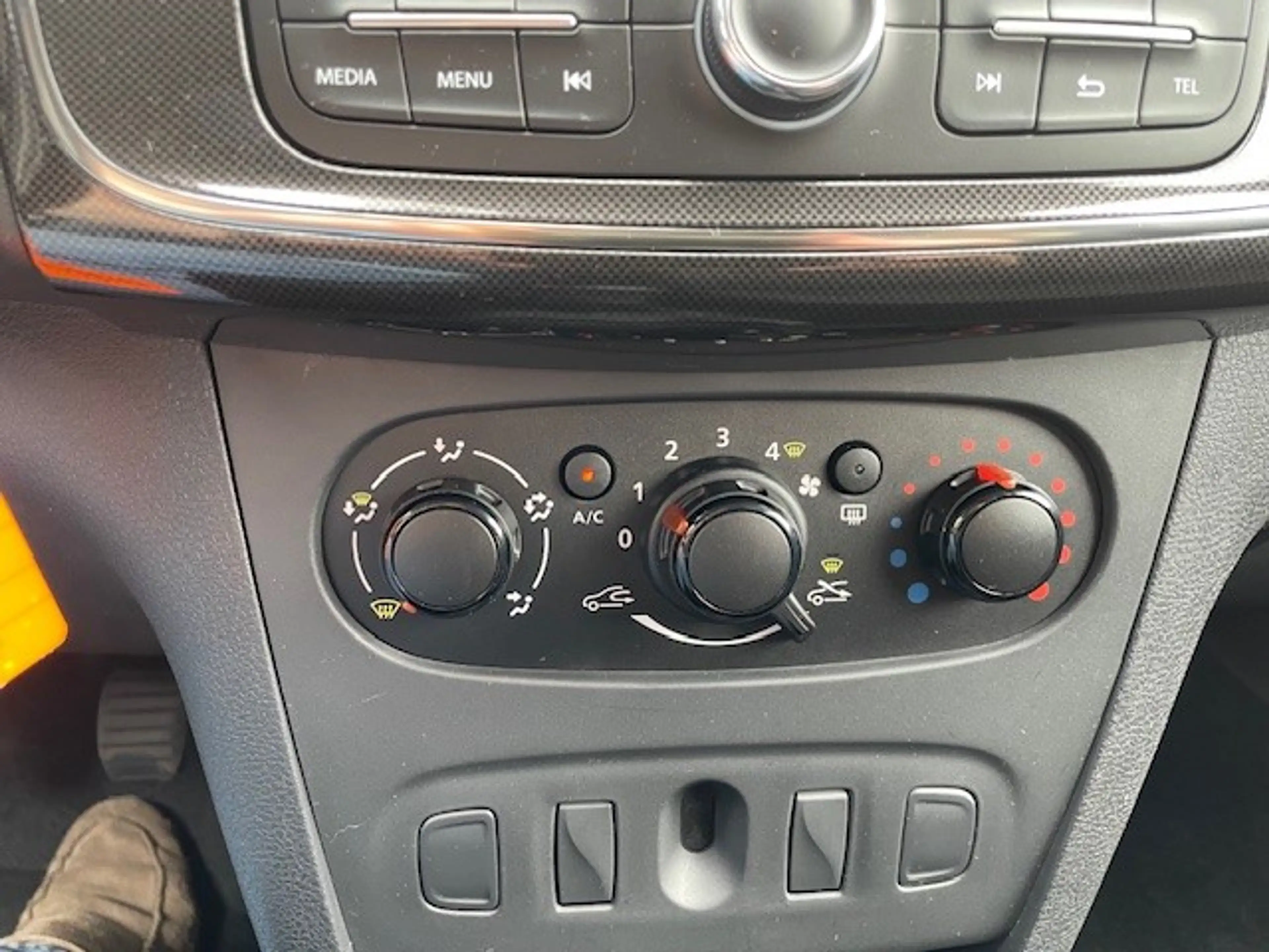 Dacia Logan MCV 1.0 SCe — photo 4