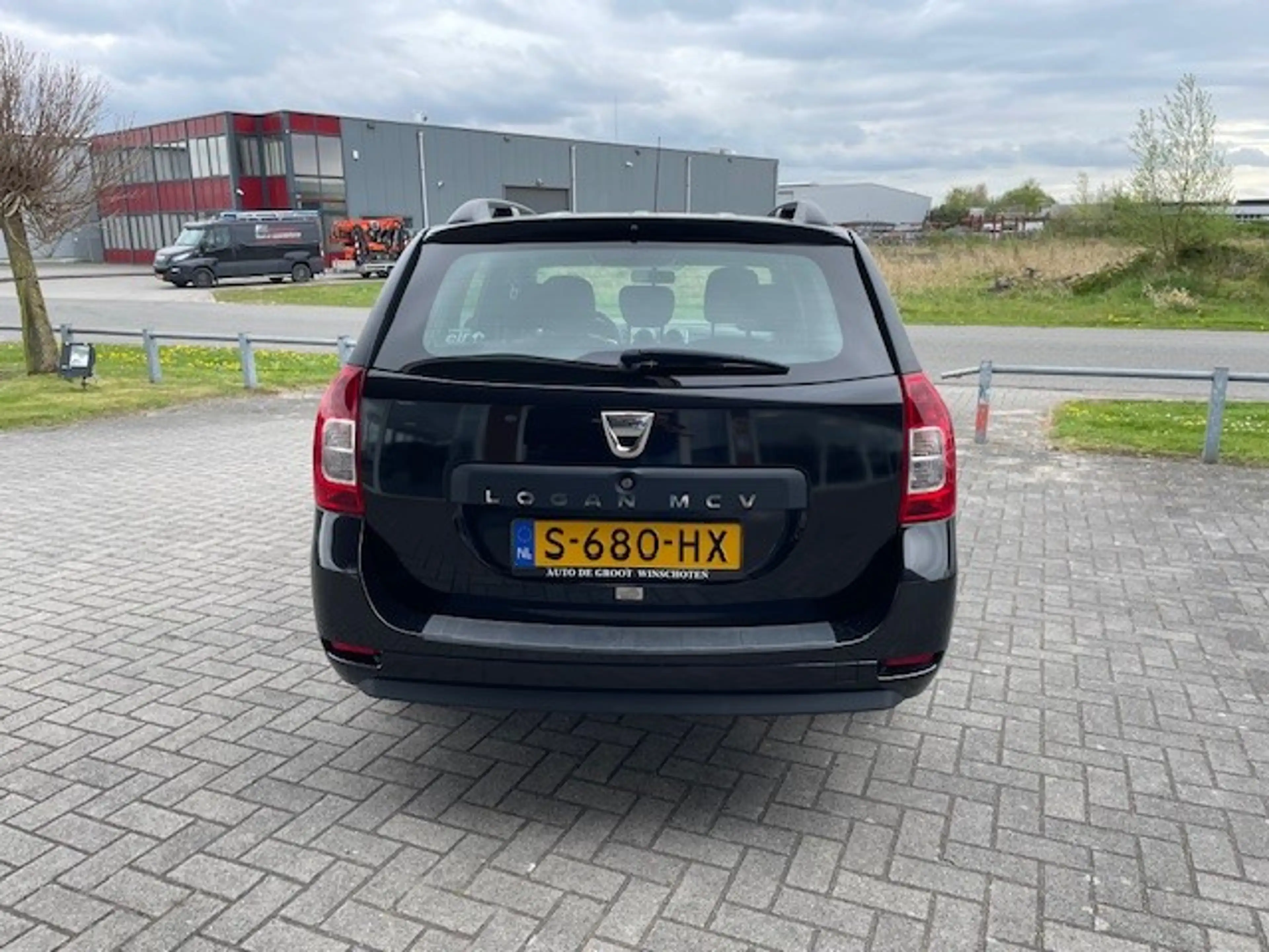 Dacia Logan MCV 1.0 SCe — photo 7