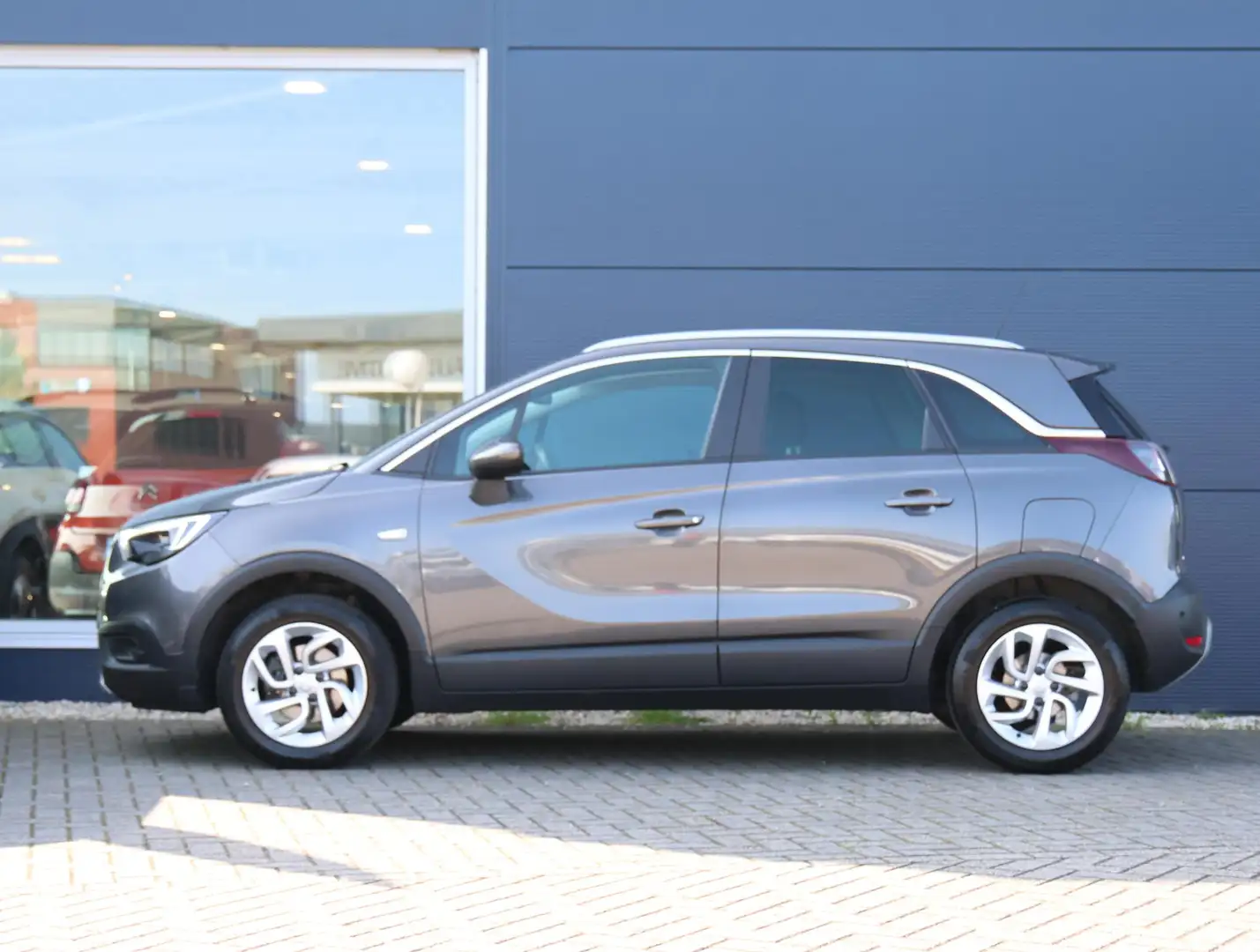 Opel Crossland X 130pk Turbo Innovation | 1ste eigenaar | Camera | Grijs - 2