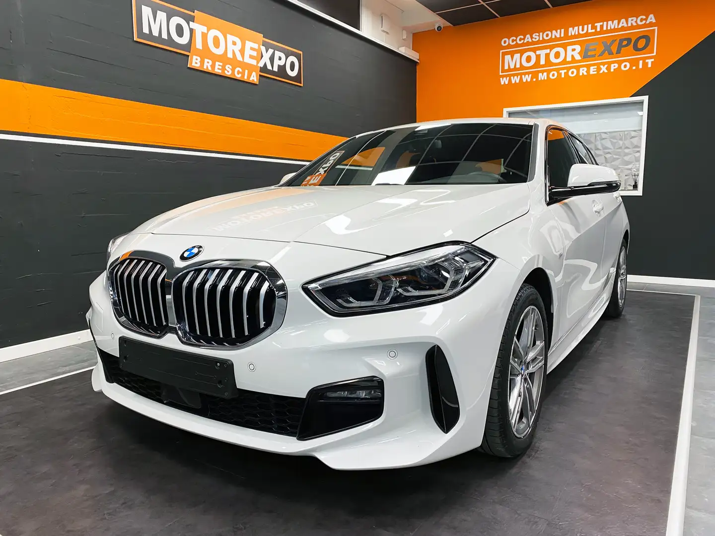 BMW 118 i 136cv M Sport Steptronic Auto Shadow Line Black Blanco - 1