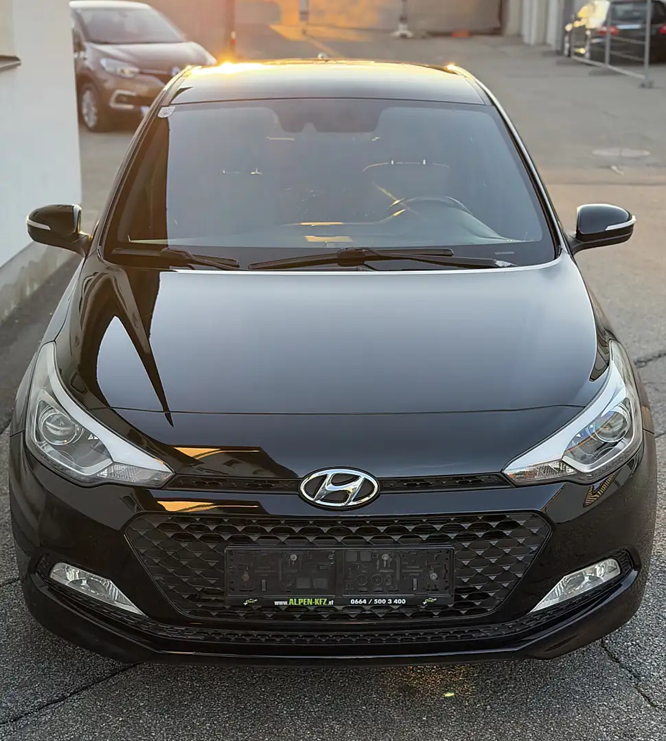 Hyundai i20 1,25 Go *VERKAUFT* | Tempomat | Klima | 8-fach ... Grau - 2
