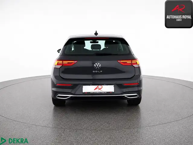 Volkswagen Golf view 4
