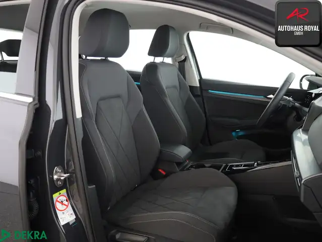 Volkswagen Golf view 11