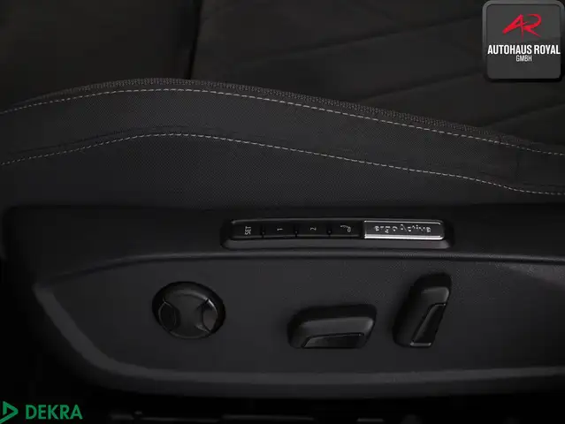 Volkswagen Golf view 12