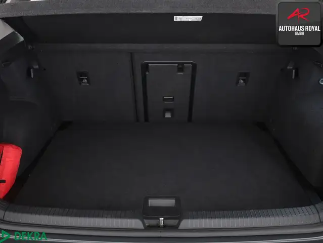 Volkswagen Golf view 14