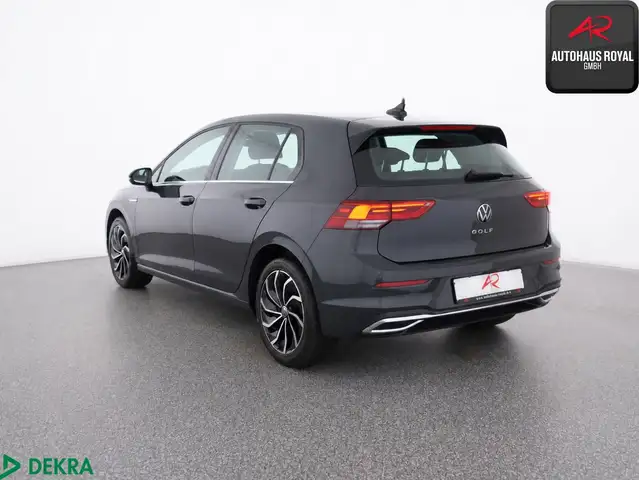 Volkswagen Golf view 3