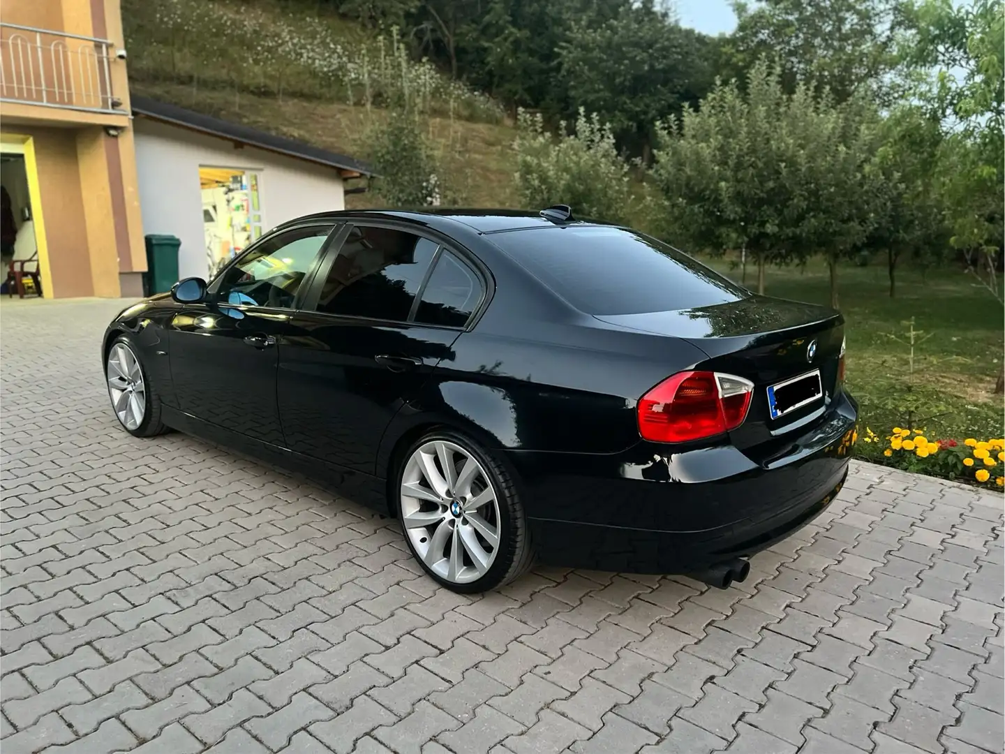BMW 330 330d DPF Aut. Fekete - 2
