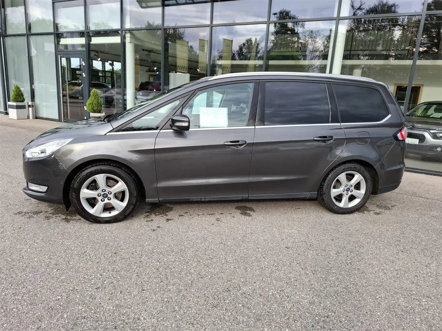 Ford Galaxy 2,0 TDCi Titanium Start/Stop-System Grau - 2