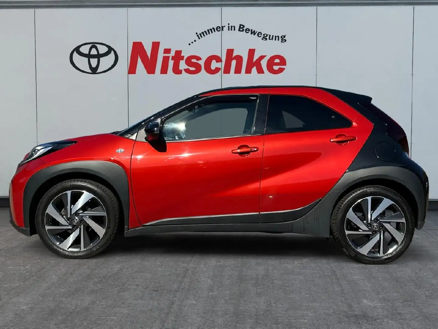 Toyota Aygo X CVT Air Explore Rot - 2