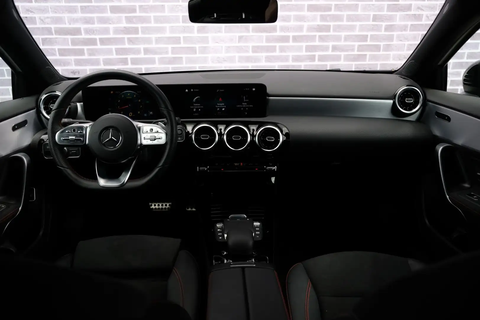 Mercedes-Benz A 200 AMG Line | Cruise Control | PDC | Camera | Navigat Wit - 2