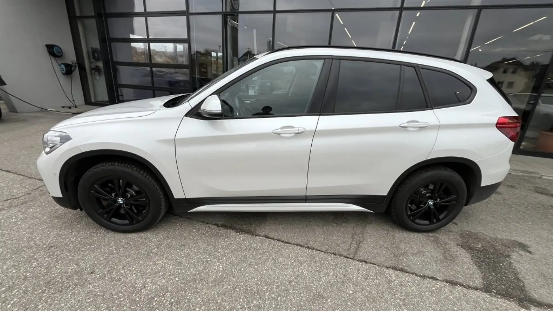 BMW X1 xDrive20i Aut. Weiß - 2