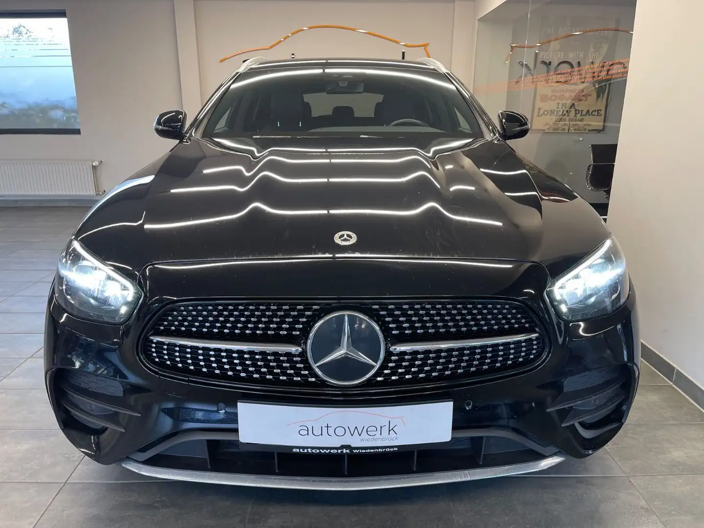 Mercedes-Benz E 300 de T. 4Matic AMG Line*1HD/AHK/LED/Navi/TOP Schwarz - 2