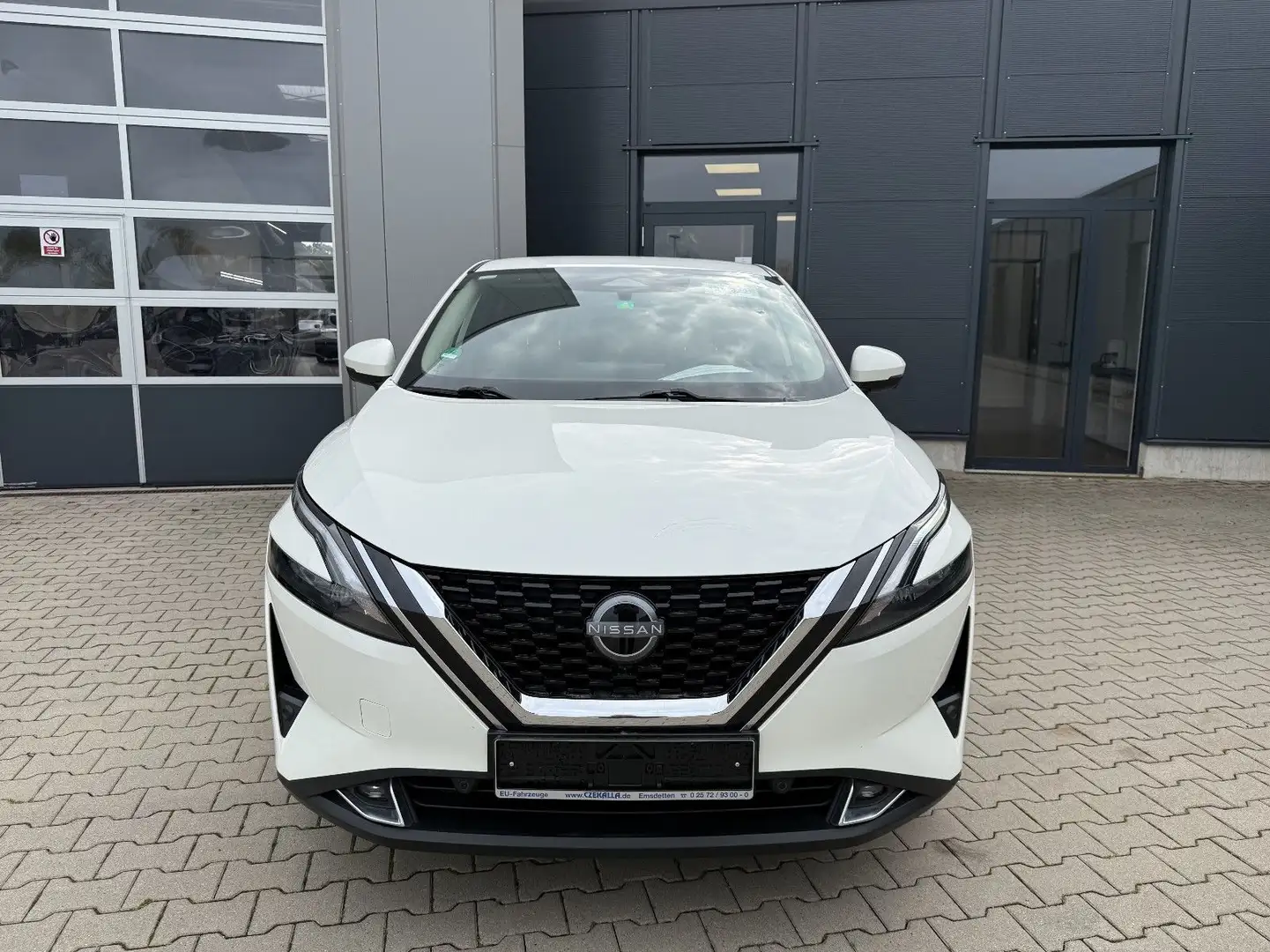 Nissan Qashqai 1.3 Dig-T MHEV Automatik N-Connecta Blanc - 2