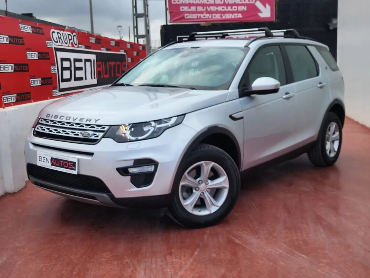 Land Rover Discovery Sport 2.2TD4 HSE 7pl. 4x4 Aut. 150 Gris - 1