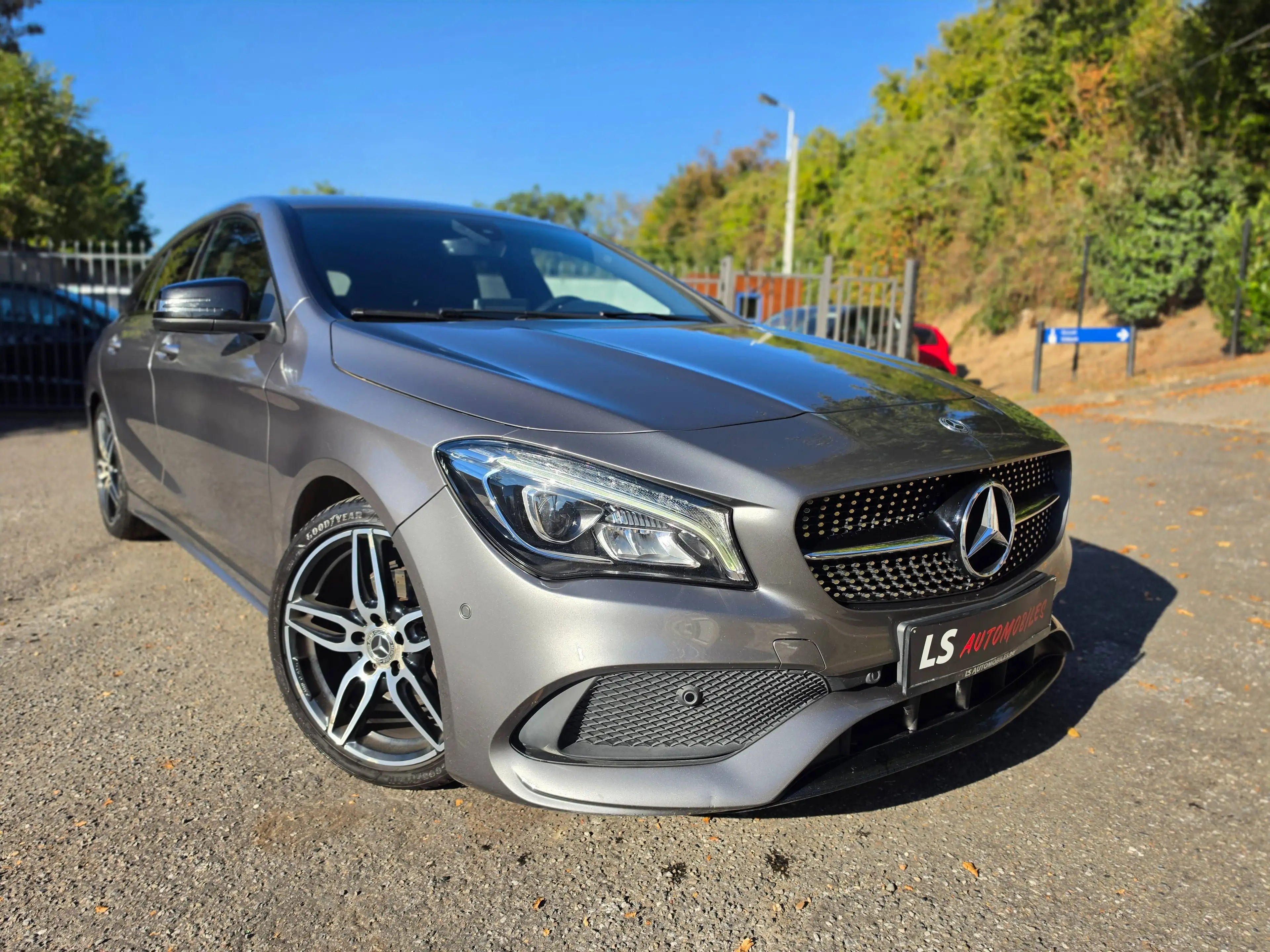 Mercedes-Benz CLA 180 B2B*MARCHAND*PACKAMG*CAMERA*NAVI*EU6d