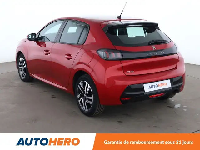 Peugeot 208 view 4