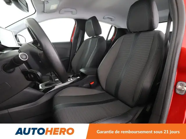 Peugeot 208 view 10