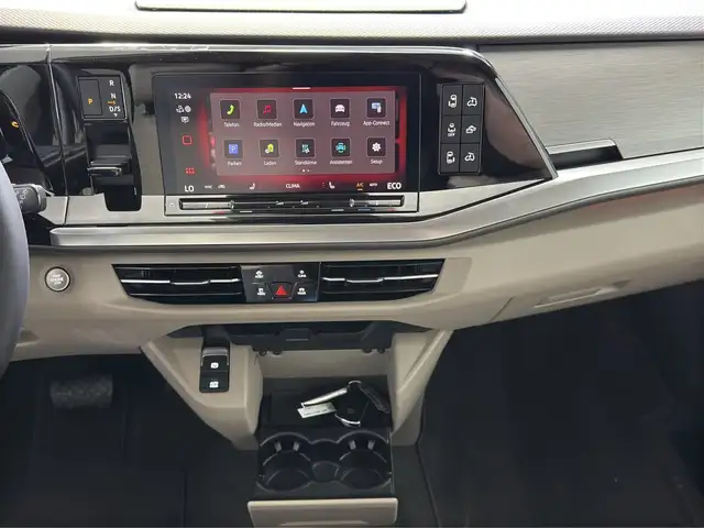 Volkswagen T7 California view 10