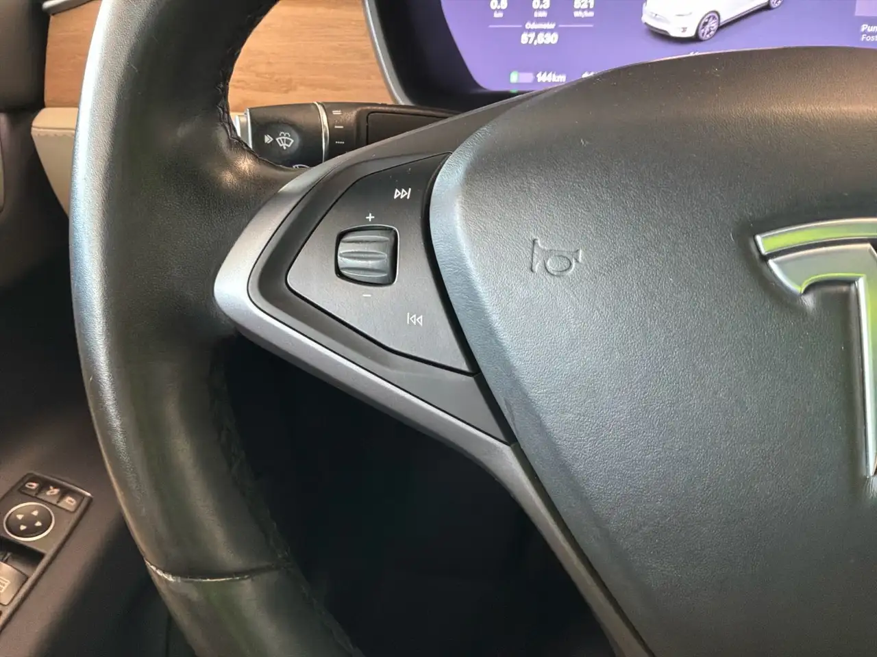 Tesla Model X photo Tesla Model X