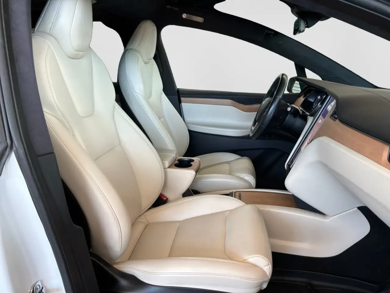 Tesla Model X photo Tesla Model X