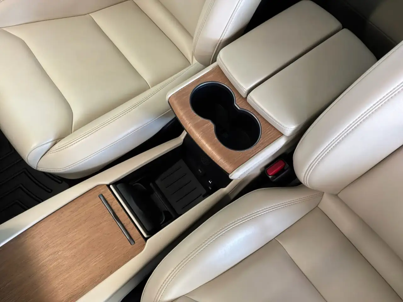 Tesla Model X photo Tesla Model X