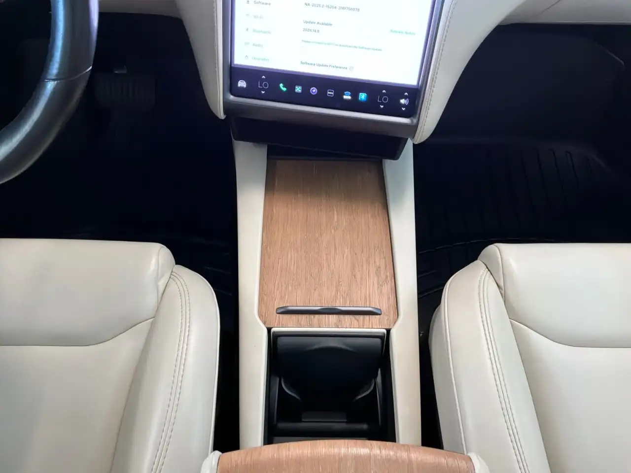 Tesla Model X photo Tesla Model X