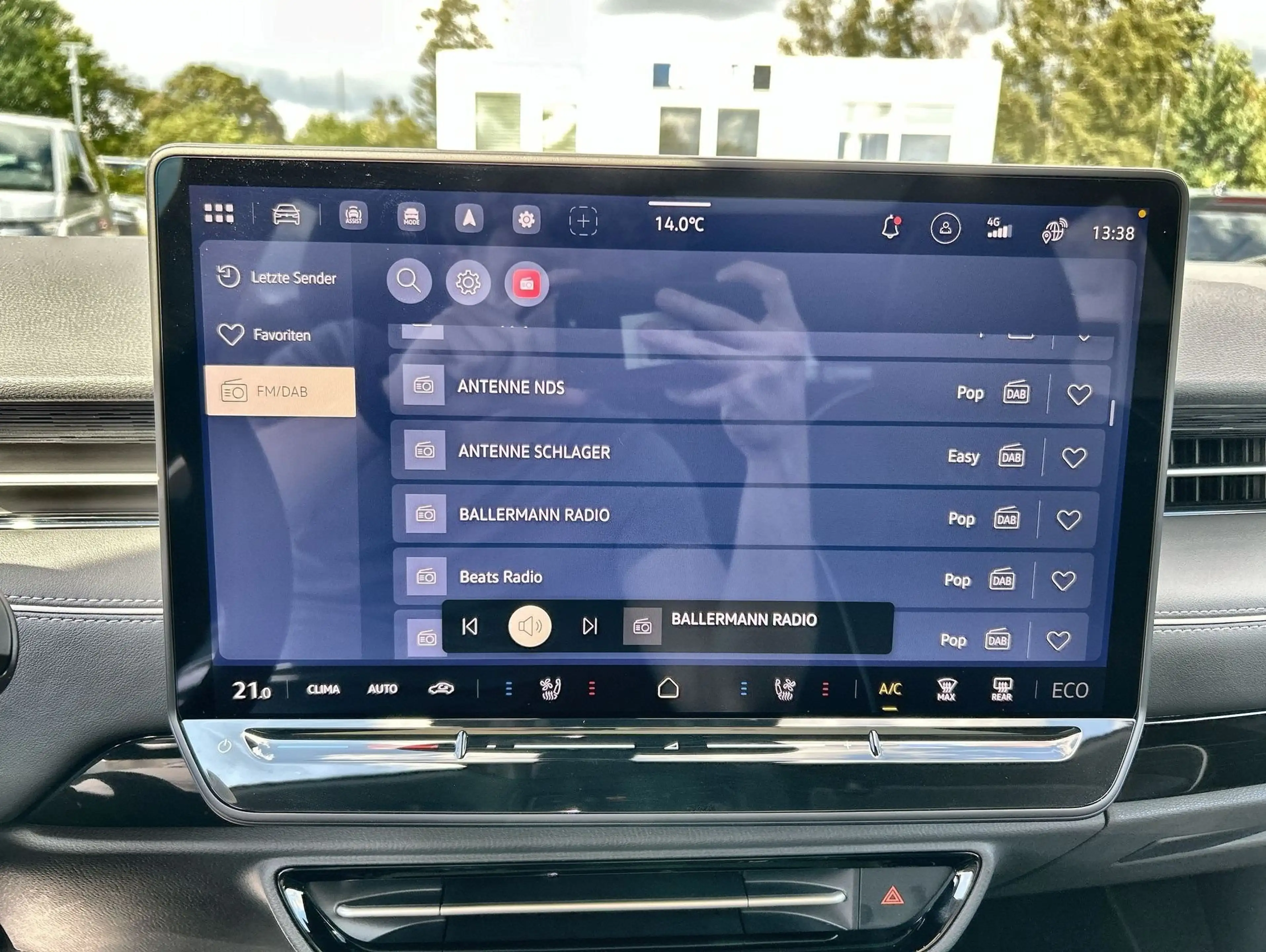 Volkswagen ID.7 Tourer Pro 77 kWh  BlackStyle Pano  Wärmepumpe AHK — photo 10