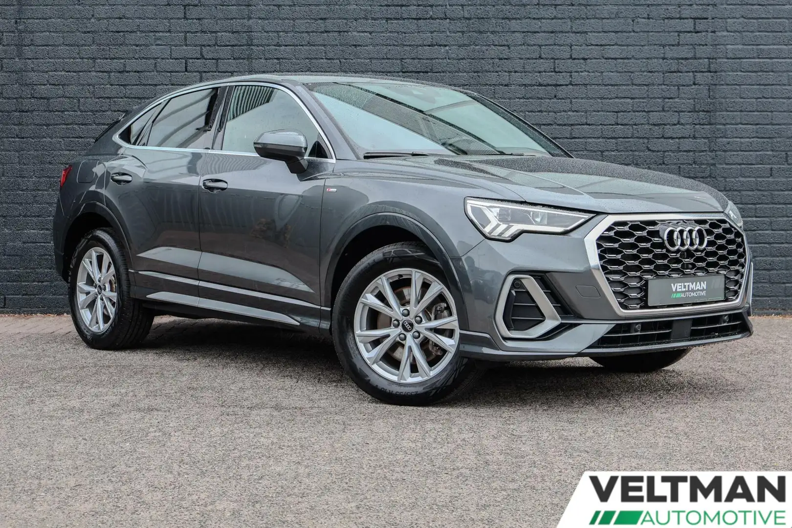 Audi Q3 Sportback 45 TFSI e S-Line STOELVERWARMING LED NAV Gris - 2