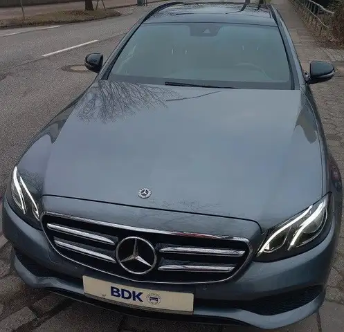 Mercedes-Benz E 250 T CGI Aut. Klima SHZ LED Navi GSH-Dach LMF