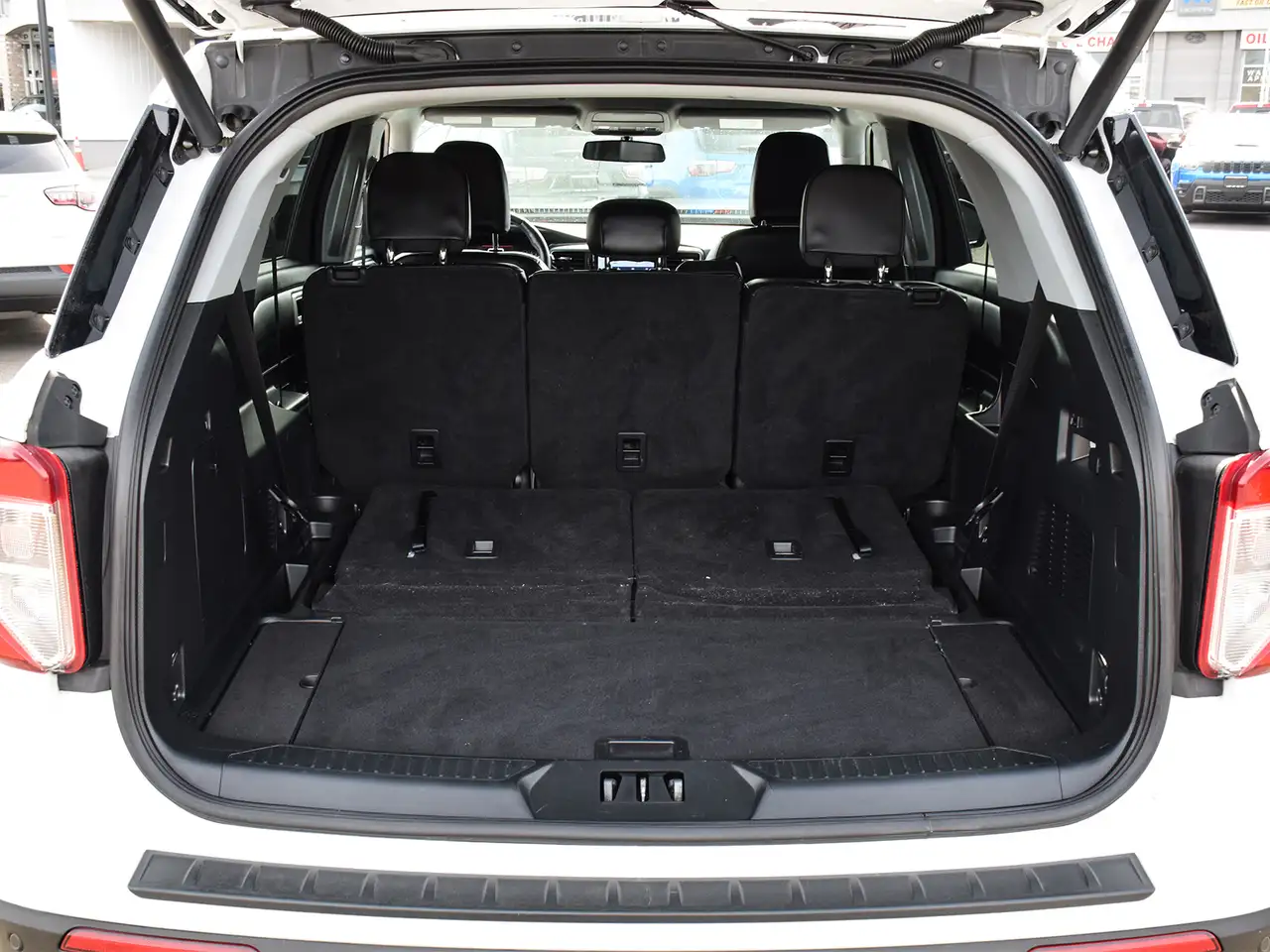 Ford Explorer photo Ford Explorer