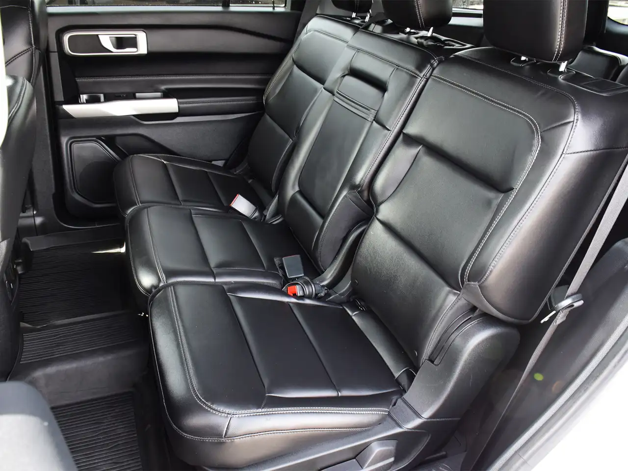 Ford Explorer photo Ford Explorer