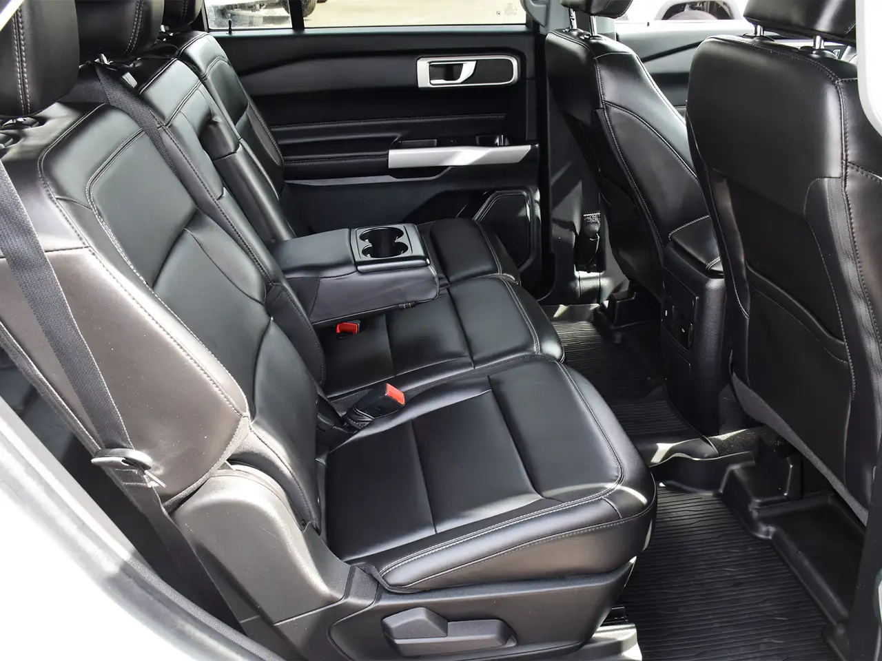 Ford Explorer photo Ford Explorer