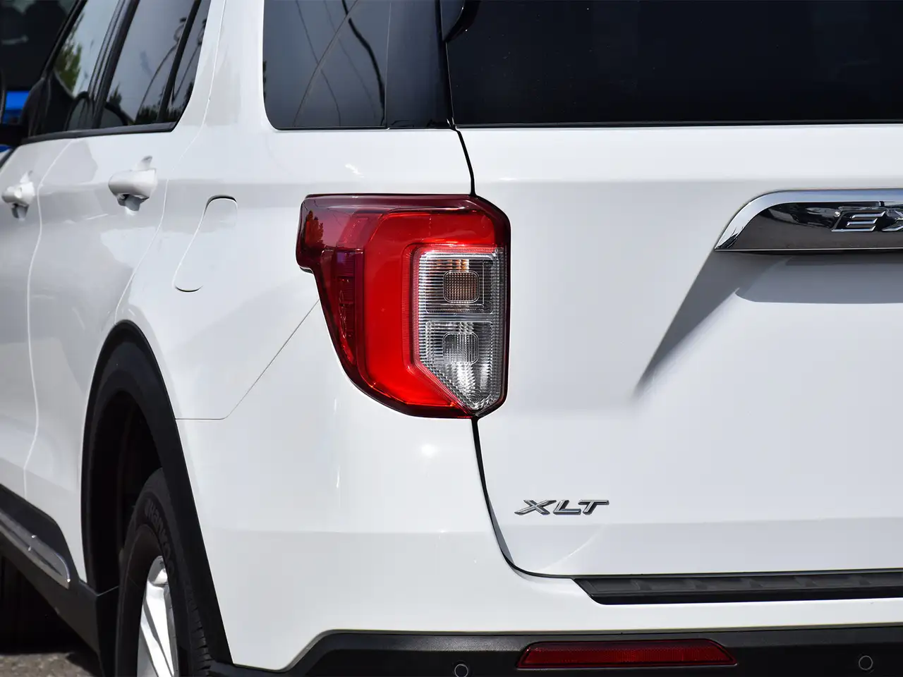 Ford Explorer photo Ford Explorer