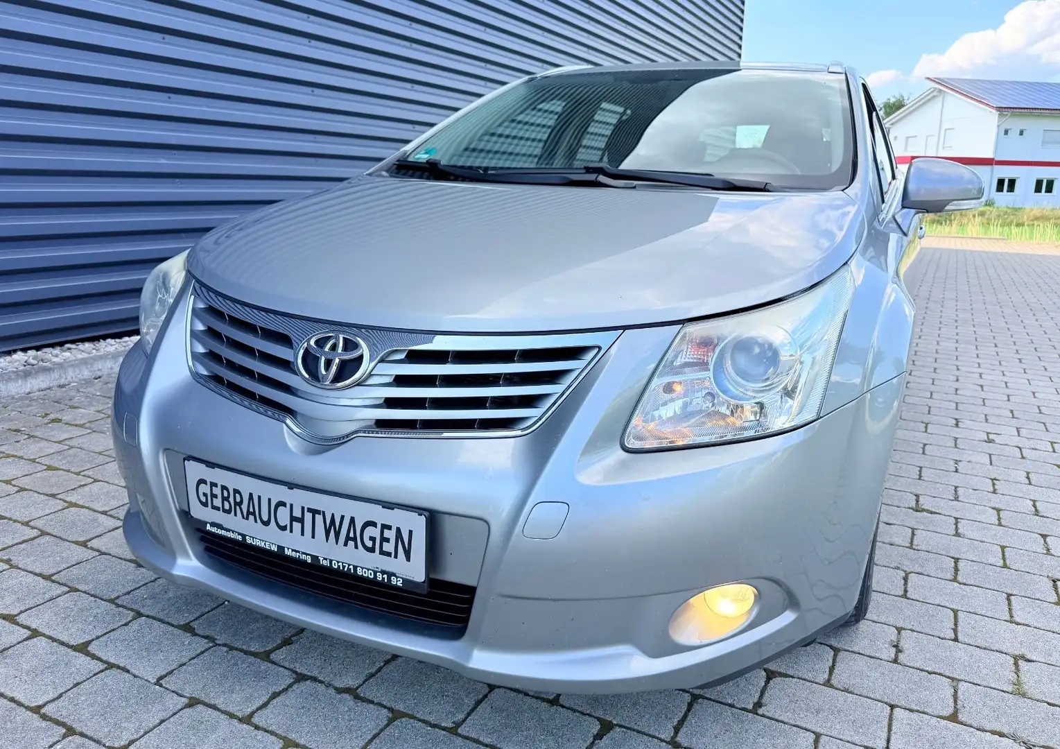 Toyota Avensis Kombi Sol/Klima/Kamera/Navi/PDC/Euro5 Gris - 1