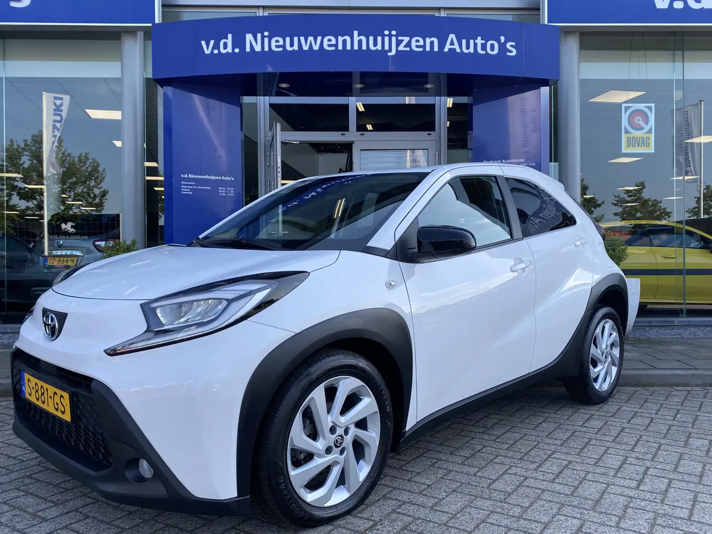 Toyota Aygo X 1.0 VVT-i MT first | 1e eigenaar | Apple Carplay/A Blanc - 1