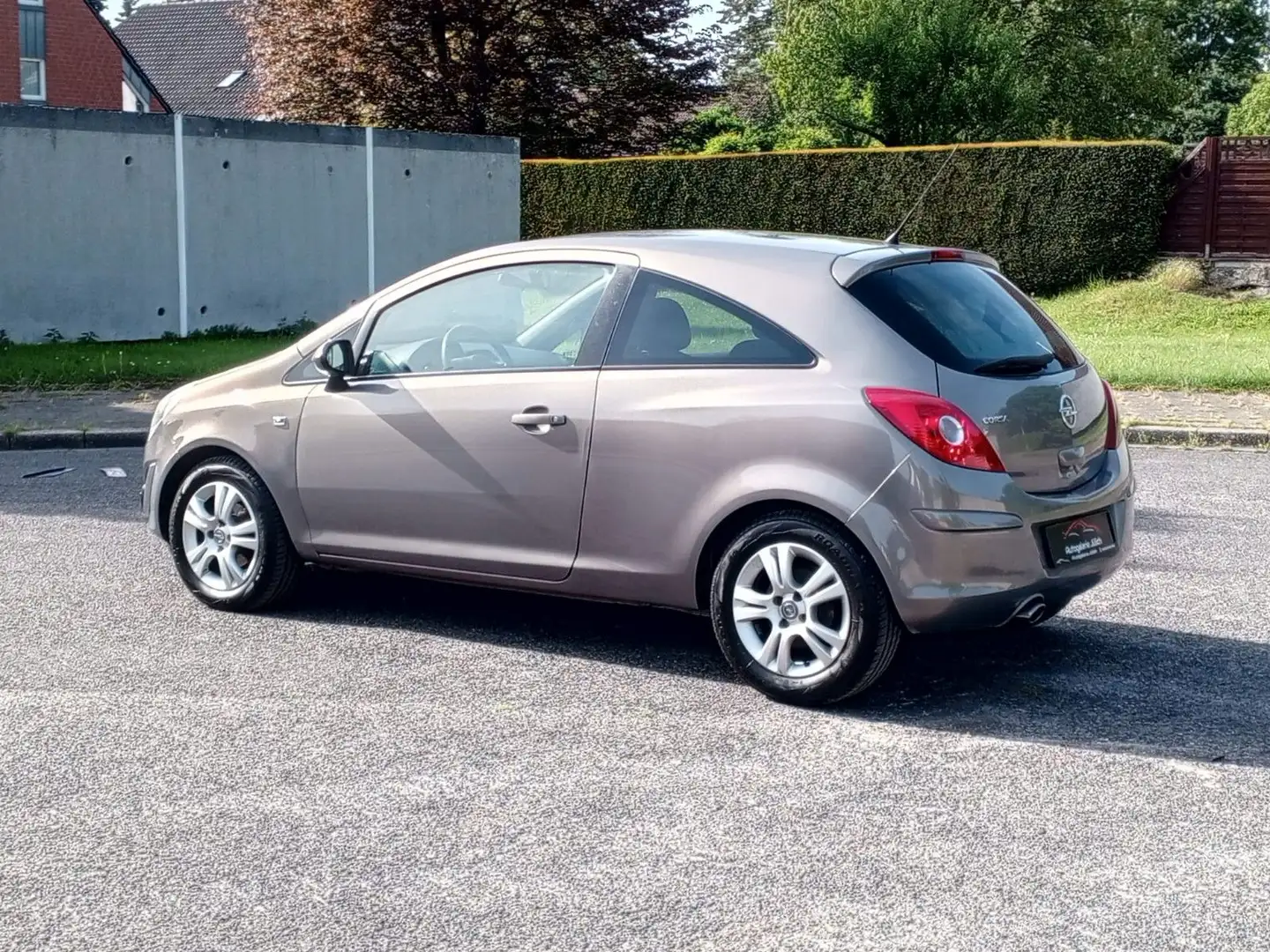 Opel Corsa D Satellite 1.4*wenig km*Automatik*Tüv Neu Braun - 2