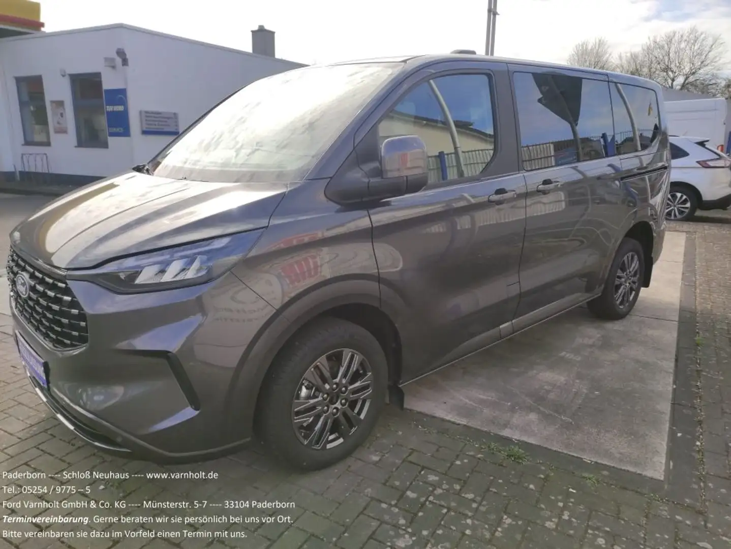 Ford Tourneo Custom 320 L1H1 VA Autm. Titanium Grau - 1