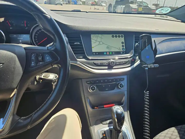 Opel Astra ST 1.6 CDTi S/S Excellence 136 Aut. 2017, foto 4