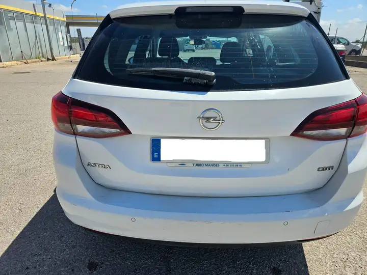 Opel Astra ST 1.6 CDTi S/S Excellence 136 Aut. 2017, foto 8
