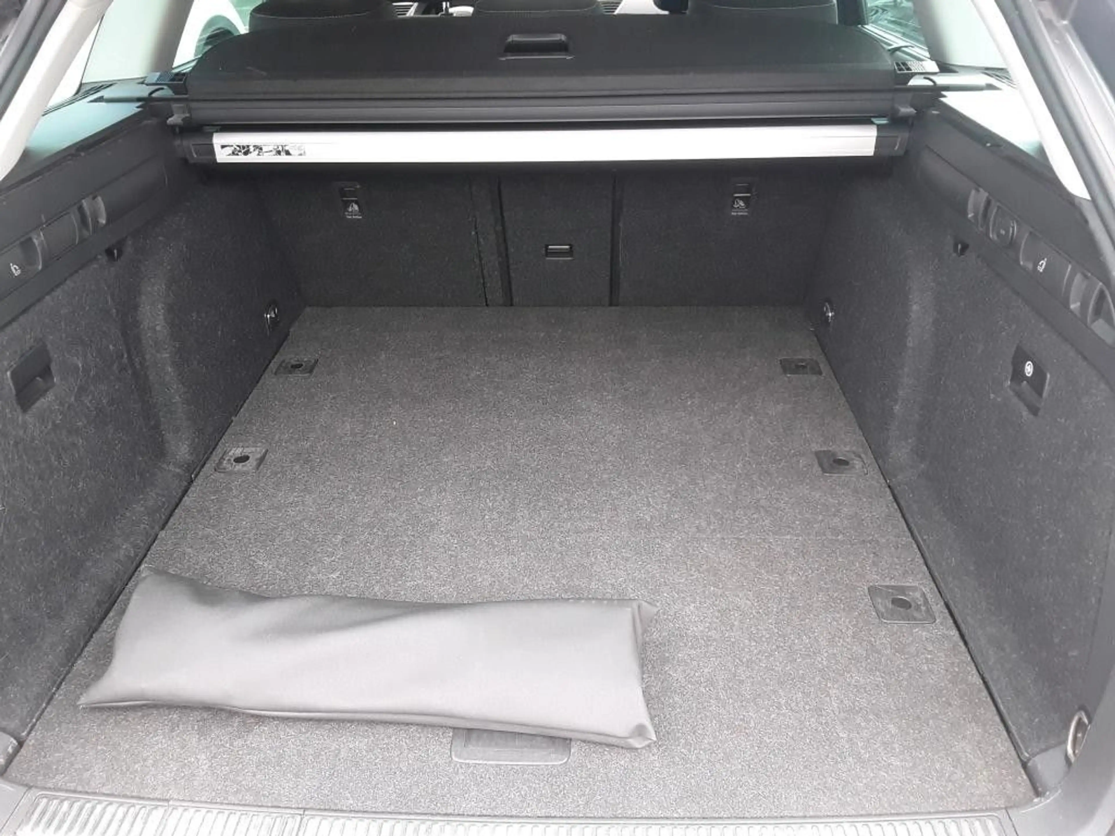 Skoda Superb Combi Style 2.0TDI DSG Navi AHK SHZ ACC — photo 7