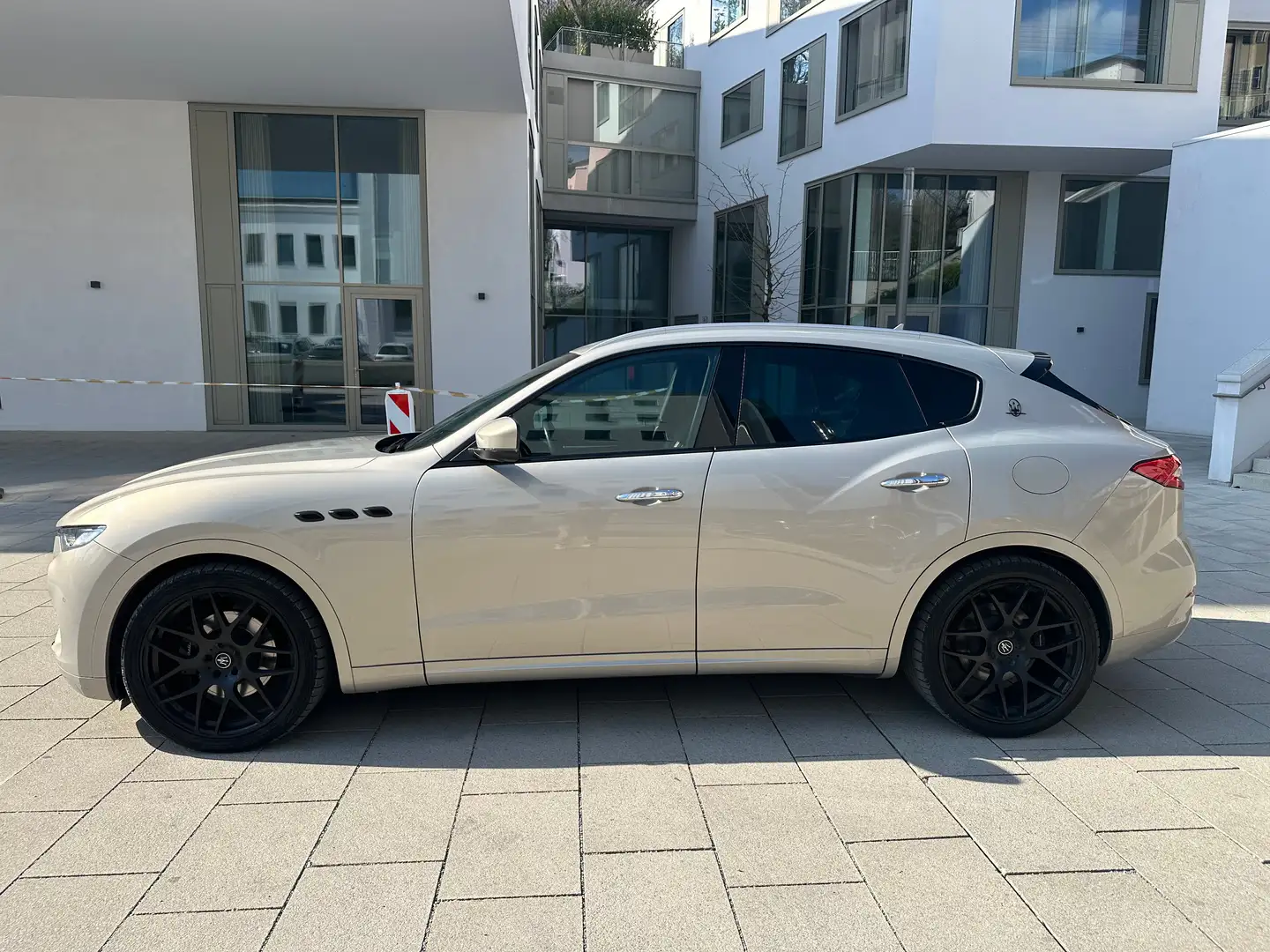 Maserati Levante Levante Diesel Q4 GranSport Beige - 2