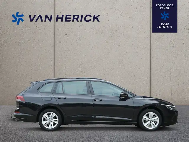 Volkswagen Golf view 3