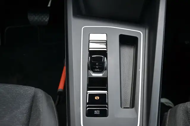 Volkswagen Golf view 18