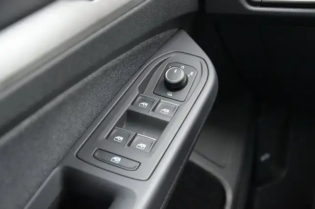 Volkswagen Golf view 22