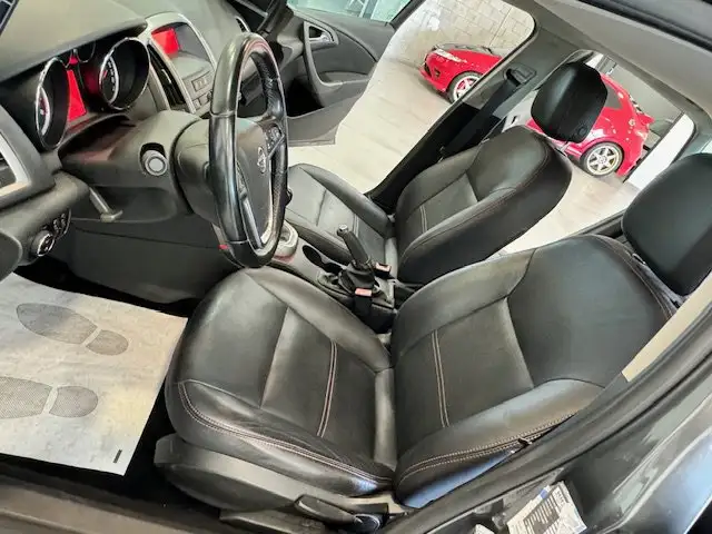 Opel Astra view 7