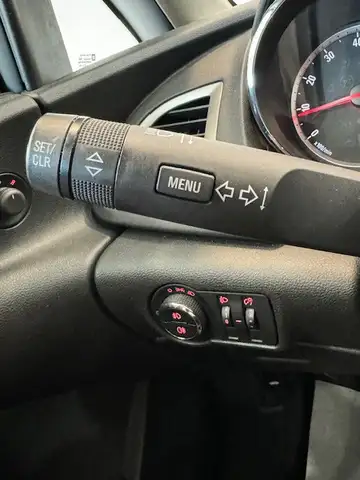 Opel Astra view 12