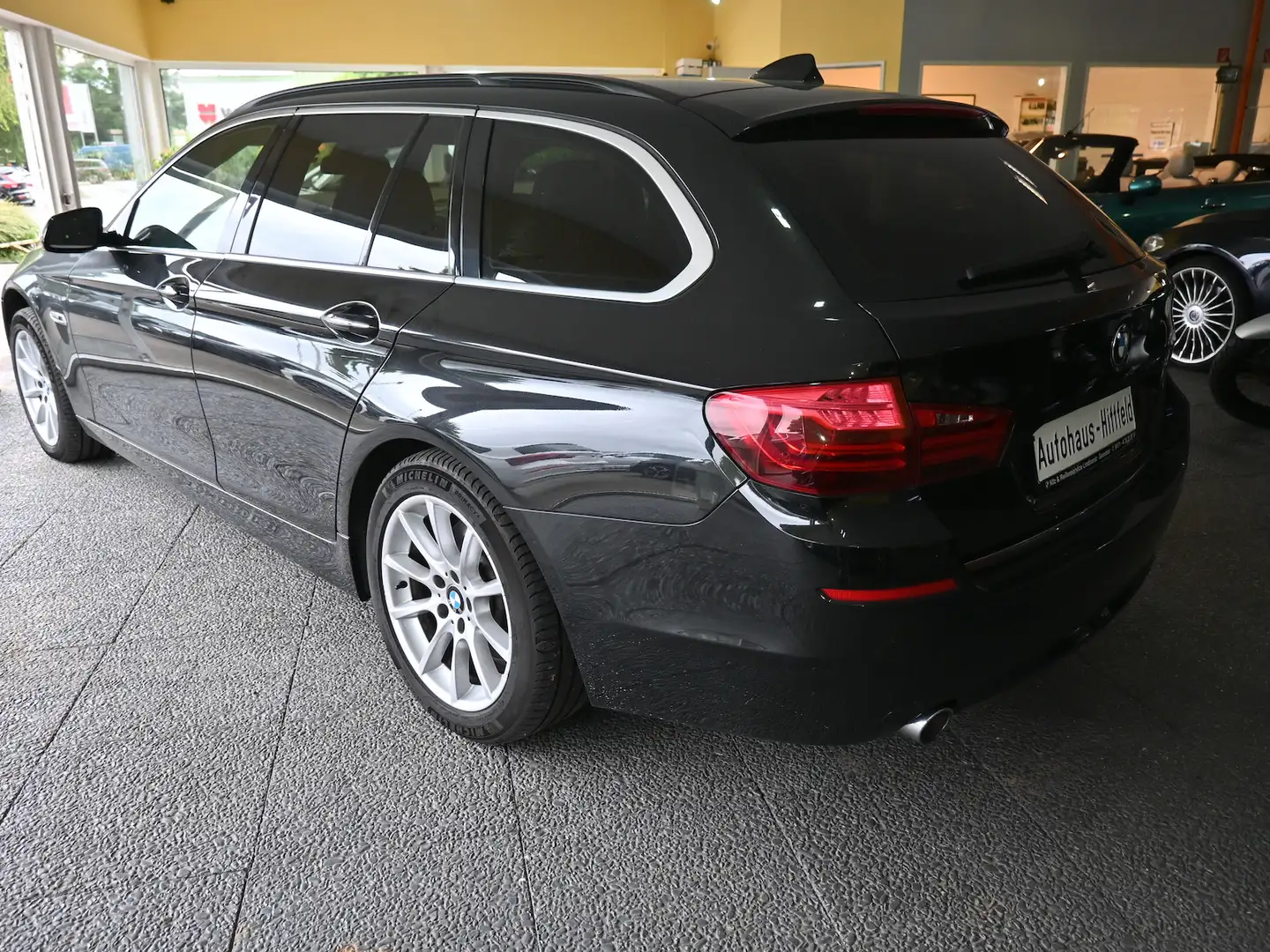 BMW 535 dAut xDrive tour*Luxery-Line*Pano Navi Leder Schwarz - 2