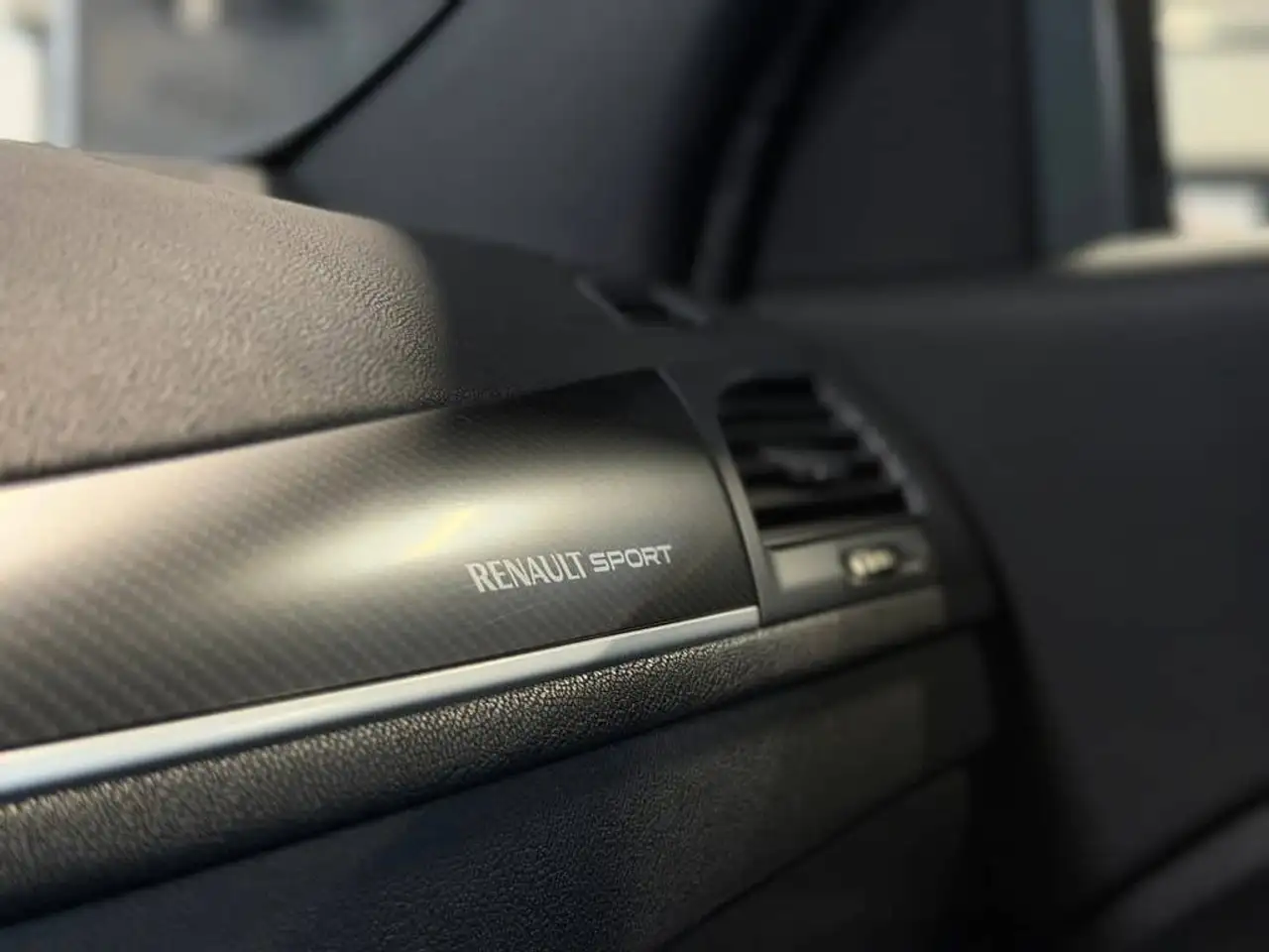 Renault Megane R.S. — photo 19